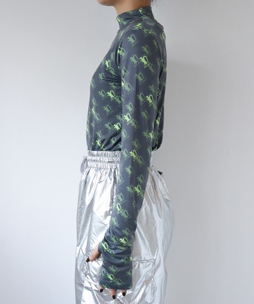 led.tokyo（レッドトウキョウ）の「【led.tokyo】HIGH NECK ORIGINAL PRINT TOPS（その他トップス・レディース・ブラック/グレー/レッド・FREE）」の5枚目の写真