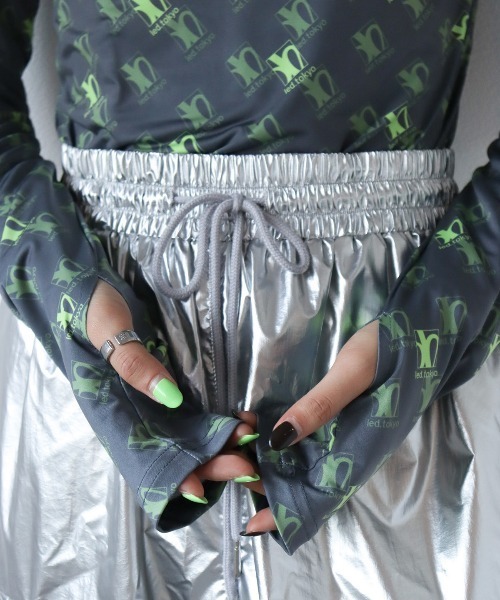 led.tokyo（レッドトウキョウ）の「【led.tokyo】HIGH NECK ORIGINAL PRINT TOPS（その他トップス・レディース・ブラック/グレー/レッド・FREE）」の21枚目の写真