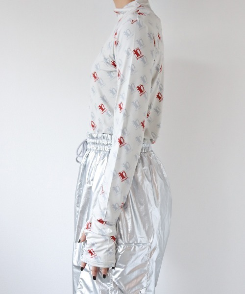 led.tokyo（レッドトウキョウ）の「【led.tokyo】HIGH NECK ORIGINAL PRINT TOPS（その他トップス・レディース・ブラック/グレー/レッド・FREE）」の6枚目の写真