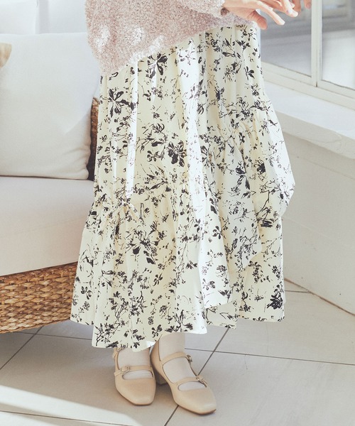 earth music&ecology(アースミュージックアンドエコロジー)の「アシメギャザーヘムスカート(スカート・レディース・パープル/ブラック/その他14・FREE)」の1枚目の写真