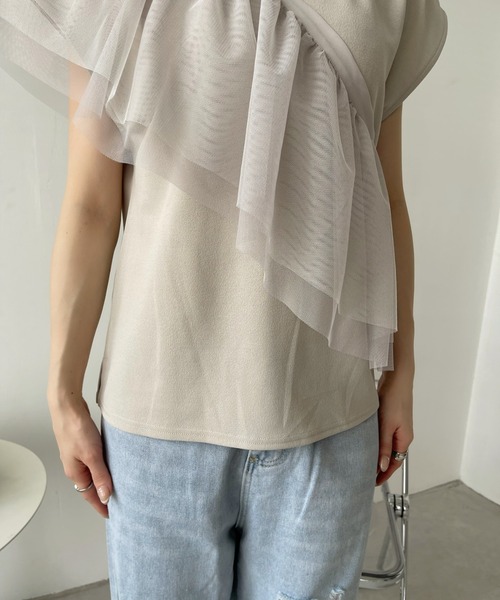 Eclat one(エクラワン)の「マルチウェイ グラデーション チュールフリル付き フレンチスリーブカットソー(Tシャツ/カットソー・レディース・ブラック/アイボリー/ライトグレー/チャコールグレー・FREE)」の13枚目の写真