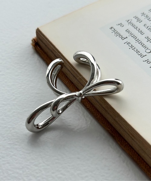 apres jour mignon（アプレジュールミニョン）の「【apresjour mignon×ARIAZ】リボンリング（リング・レディース・シルバー/ゴールド・ONESIZE）」の3枚目の写真