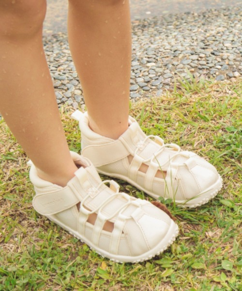 BRANSHES（ブランシェス）の「水抜きソールサンダル（サンダル・キッズ・ブラック/ラベンダー/アイボリー/ブルー/ピンク・15.0cm/16.0cm/18.0cm/19.0cm/20.0cm/21.0cm/14.0cm/17.0cm）」の2枚目の写真