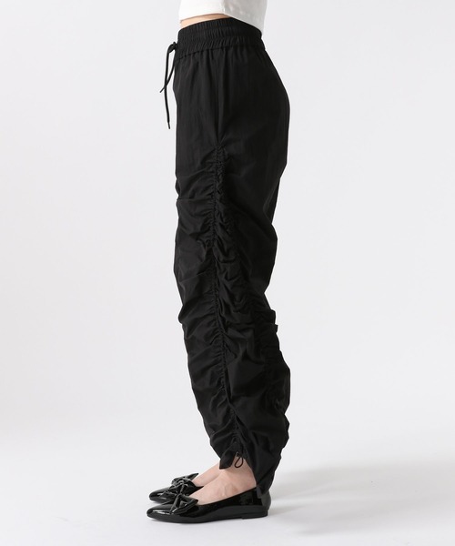 FOREVER 21(フォーエバー トゥエンティーワン)の「【2024SS】ギャザーボリュームパンツ(カーゴパンツ・レディース・オフホワイト/ブラック/ピンク・SMALL/MEDIUM)」の13枚目の写真