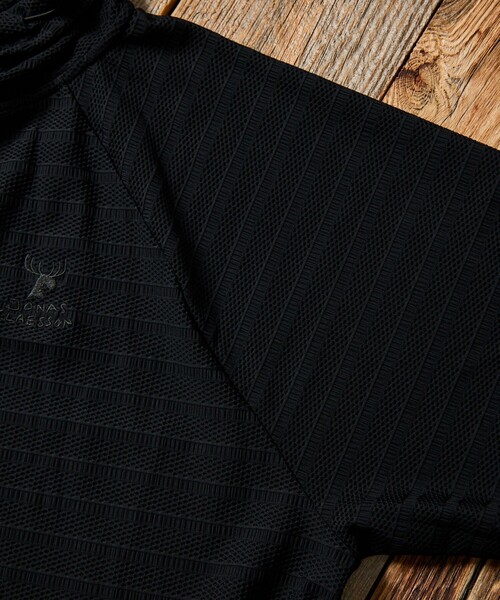 Jonas Claesson（ジョナスクレアッソン）の「JONAS CLAESSON/ジョナスクレアッソン ラッシュパーカー/フルジップパーカー/ラッシュガード/水陸両用（ラッシュガード・メンズ・ブラック・MEDIUM/LARGE）」の9枚目の写真