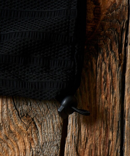 Jonas Claesson（ジョナスクレアッソン）の「JONAS CLAESSON/ジョナスクレアッソン ラッシュパーカー/フルジップパーカー/ラッシュガード/水陸両用（ラッシュガード・メンズ・ブラック・MEDIUM/LARGE）」の4枚目の写真