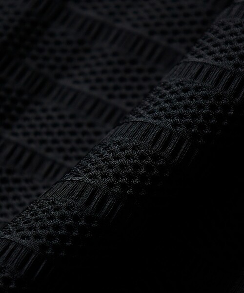 Jonas Claesson（ジョナスクレアッソン）の「JONAS CLAESSON/ジョナスクレアッソン ラッシュパーカー/フルジップパーカー/ラッシュガード/水陸両用（ラッシュガード・メンズ・ブラック・MEDIUM/LARGE）」の5枚目の写真