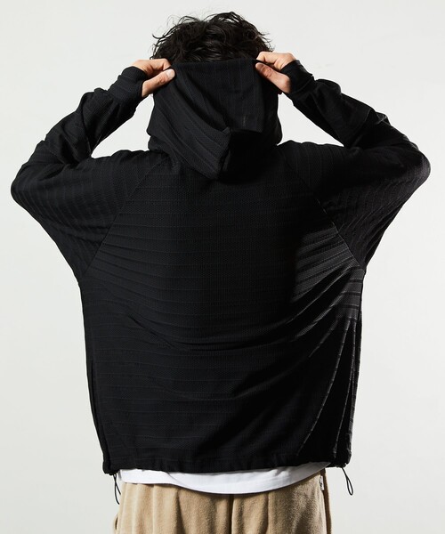 Jonas Claesson（ジョナスクレアッソン）の「JONAS CLAESSON/ジョナスクレアッソン ラッシュパーカー/フルジップパーカー/ラッシュガード/水陸両用（ラッシュガード・メンズ・ブラック・MEDIUM/LARGE）」の16枚目の写真