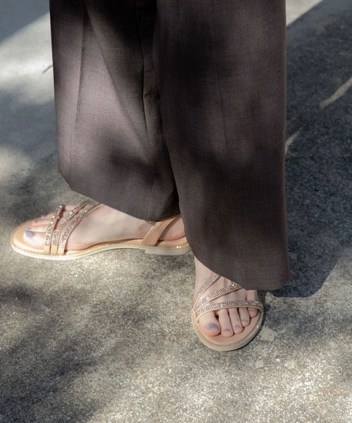SENSE OF PLACE by URBAN RESEARCH（センスオブプレイスバイアーバンリサーチ）の「ラインストーンサンダル（サンダル・レディース・シルバー/ピンクベージュ/ブラック・LARGE/SMALL/MEDIUM）」の4枚目の写真