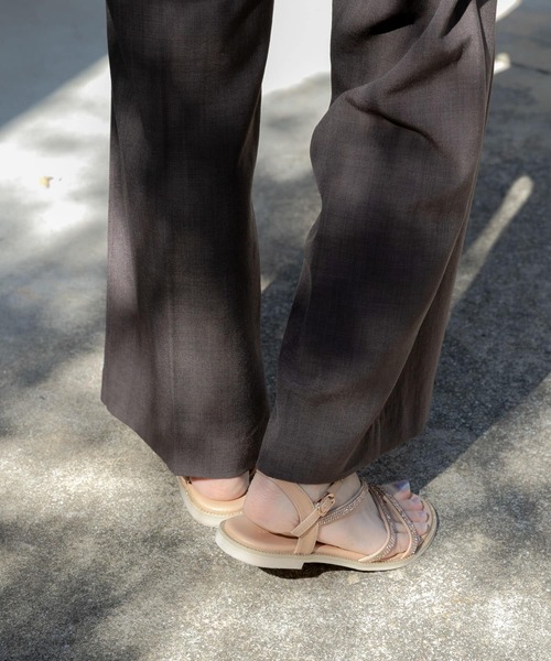 SENSE OF PLACE by URBAN RESEARCH（センスオブプレイスバイアーバンリサーチ）の「ラインストーンサンダル（サンダル・レディース・シルバー/ピンクベージュ/ブラック・LARGE/SMALL/MEDIUM）」の5枚目の写真