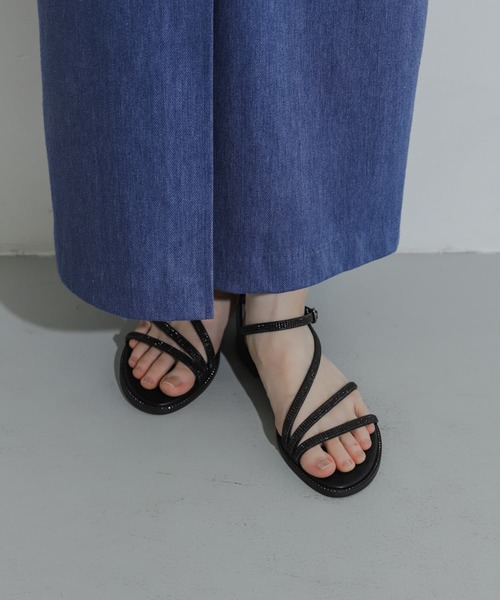 SENSE OF PLACE by URBAN RESEARCH（センスオブプレイスバイアーバンリサーチ）の「ラインストーンサンダル（サンダル・レディース・シルバー/ピンクベージュ/ブラック・LARGE/SMALL/MEDIUM）」の9枚目の写真