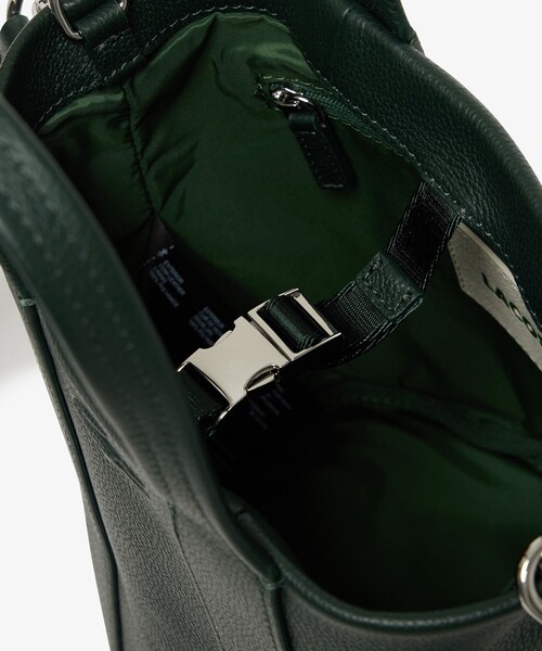 LACOSTE(ラコステ)の「シティコート バケットショルダーバッグ(ショルダーバッグ・レディース・ダークグリーン/ブラック・FREE)」の4枚目の写真