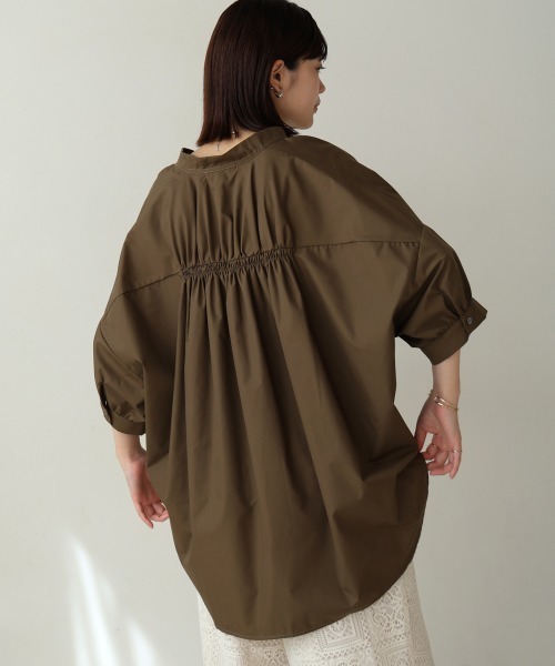 Bou Jeloud（ブージュルード）の「バックギャザー5分袖ブラウス 