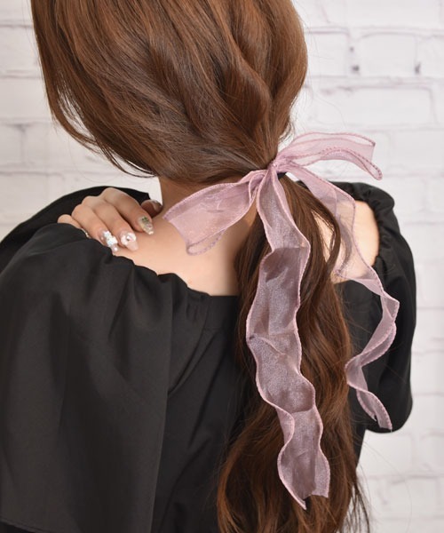 Mayree（メイリー）の「【float】光沢シフォン ロングリボン ヘアゴム【10色展開】（ヘアゴム・レディース・ホワイト/ブラック/グレー/ベージュ/グリーン/パープル/ピンク/ミント/ラベンダー/ライトピンク・FREE）」の8枚目の写真