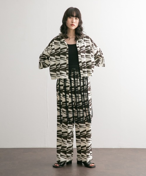 KBF（ケイビーエフ）の「デザインヒールスクエアトゥミュール（サンダル・レディース・ライトブルー/ブラック・38/36/37）」の15枚目の写真