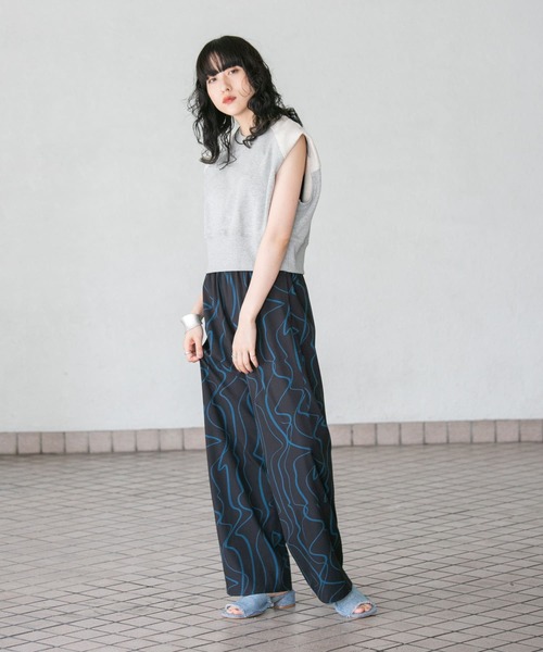 KBF（ケイビーエフ）の「デザインヒールスクエアトゥミュール（サンダル・レディース・ライトブルー/ブラック・38/36/37）」の14枚目の写真