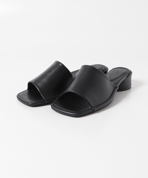 KBF（ケイビーエフ）の「デザインヒールスクエアトゥミュール（サンダル・レディース・ライトブルー/ブラック・38/36/37）」の7枚目の写真