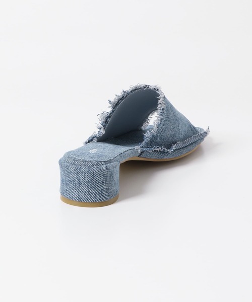 KBF（ケイビーエフ）の「デザインヒールスクエアトゥミュール（サンダル・レディース・ライトブルー/ブラック・38/36/37）」の10枚目の写真