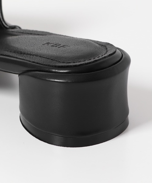 KBF（ケイビーエフ）の「デザインヒールスクエアトゥミュール（サンダル・レディース・ライトブルー/ブラック・38/36/37）」の12枚目の写真