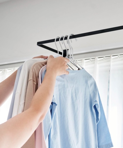 tower（タワー）の「tower（タワー）室内物干しハンガー 奥行ワイド（ランドリーグッズ・レディース・ブラック/ホワイト・ONE SIZE）」の19枚目の写真