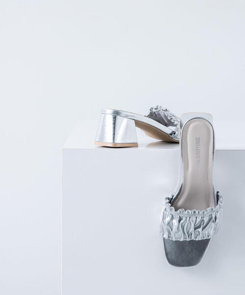 NATURAL BEAUTY BASIC（ナチュラルビューティーベーシック）の「◇シャーリングミュール（サンダル・レディース・シルバー/ブラック・SMALL/MEDIUM）」の9枚目の写真