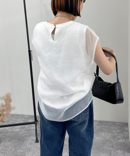 fredy emue(フレディエミュ)の「シアーレイヤードノースリーブブラウス(シャツ/ブラウス・レディース・オフホワイト/ブラック/ライトグレー・38)」の1枚目の写真