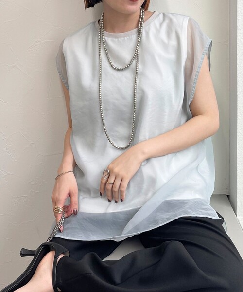 fredy emue(フレディエミュ)の「シアーレイヤードノースリーブブラウス(シャツ/ブラウス・レディース・オフホワイト/ブラック/ライトグレー・38)」の3枚目の写真