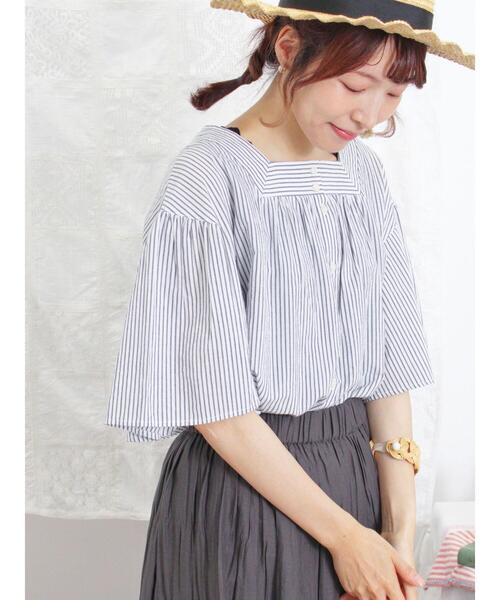 Samansa Mos2(サマンサ モスモス)の「バックリボンフレアスリーブブラウス(シャツ/ブラウス・レディース・チャコールグレー/オフホワイト/ブラック/イエロー・F)」の4枚目の写真