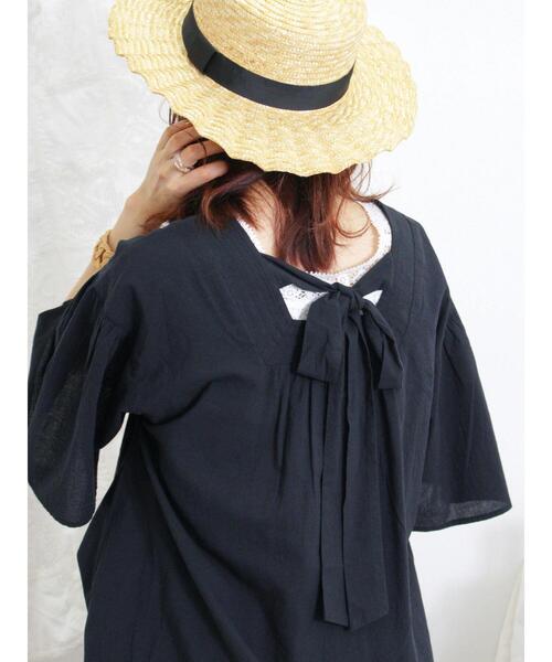 Samansa Mos2(サマンサ モスモス)の「バックリボンフレアスリーブブラウス(シャツ/ブラウス・レディース・チャコールグレー/オフホワイト/ブラック/イエロー・F)」の3枚目の写真