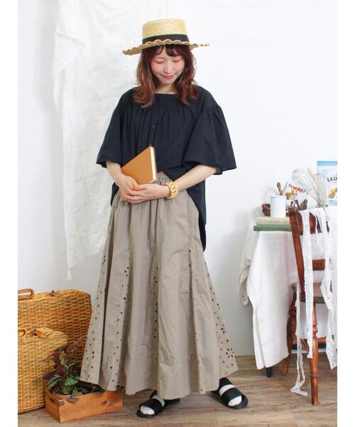 Samansa Mos2(サマンサ モスモス)の「バックリボンフレアスリーブブラウス(シャツ/ブラウス・レディース・チャコールグレー/オフホワイト/ブラック/イエロー・F)」の8枚目の写真