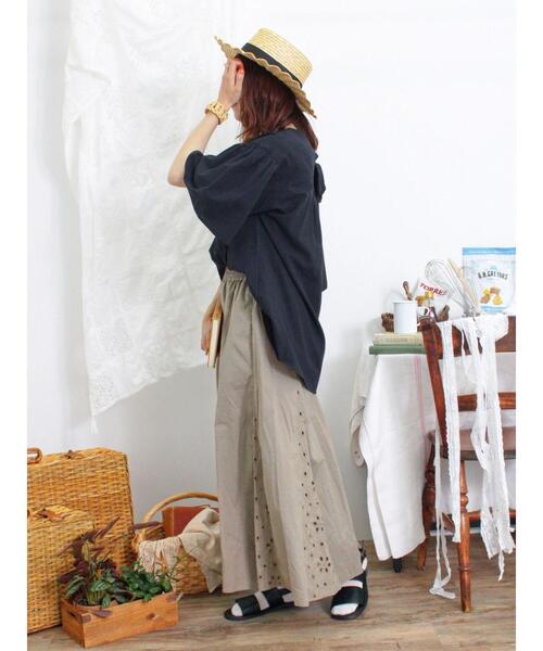 Samansa Mos2(サマンサ モスモス)の「バックリボンフレアスリーブブラウス(シャツ/ブラウス・レディース・チャコールグレー/オフホワイト/ブラック/イエロー・F)」の9枚目の写真