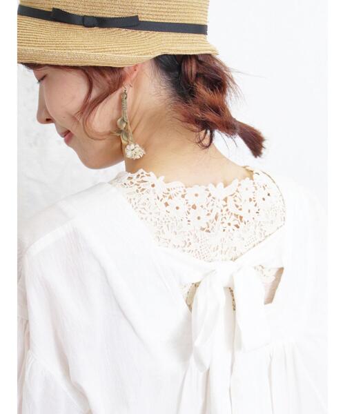 Samansa Mos2(サマンサ モスモス)の「バックリボンフレアスリーブブラウス(シャツ/ブラウス・レディース・チャコールグレー/オフホワイト/ブラック/イエロー・F)」の13枚目の写真