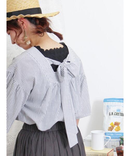 Samansa Mos2(サマンサ モスモス)の「バックリボンフレアスリーブブラウス(シャツ/ブラウス・レディース・チャコールグレー/オフホワイト/ブラック/イエロー・F)」の19枚目の写真