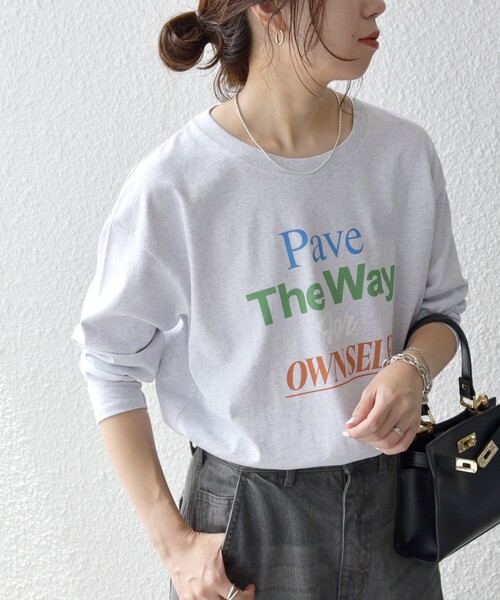 SHIPS any（シップス エニィ）の「【SHIPS any別注】THE KNiTS:〈洗濯機可能〉ラウンドヘム ロゴ ロングスリーブ TEE（Tシャツ/カットソー・レディース・チャコールグレー/グレー/ホワイト・ONE SIZE）」の3枚目の写真