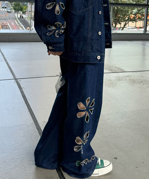 HELLO.SANFRANCISCO（ハローサンフランシスコ）の「【HELLO.SANFRANCISCO/ハローサンフランシスコ】フラワーカットアウトデニムパンツ（デニムパンツ・レディース・サックスブルー/ブルー・MEDIUM/SMALL/X-SMALL）」の17枚目の写真
