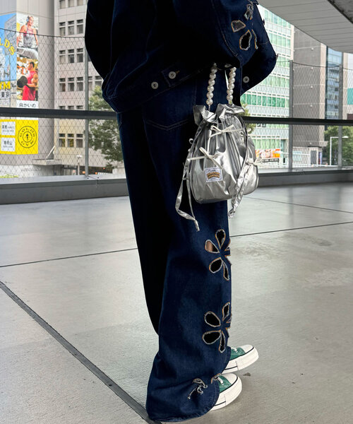 HELLO.SANFRANCISCO（ハローサンフランシスコ）の「【HELLO.SANFRANCISCO/ハローサンフランシスコ】フラワーカットアウトデニムパンツ（デニムパンツ・レディース・サックスブルー/ブルー・MEDIUM/SMALL/X-SMALL）」の19枚目の写真