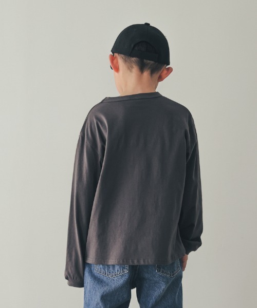 ZERO standerd(ゼロスタンダード)の「ZERO standard/ゼロスタンダード VALLY’SロングTシャツ(Tシャツ/カットソー・キッズ・チャコールグレー/サンドベージュ/ベージュ・100cm/110cm/120cm/130cm/140cm/150cm/160cm)」の4枚目の写真