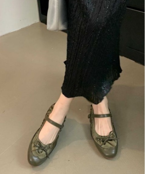 AMELY（エミリー）の「ストラップ付ギャザーバレエシューズ（バレエシューズ・レディース・シルバー/ベージュ/ブラック/カーキ・39/38/37/36/35）」の3枚目の写真