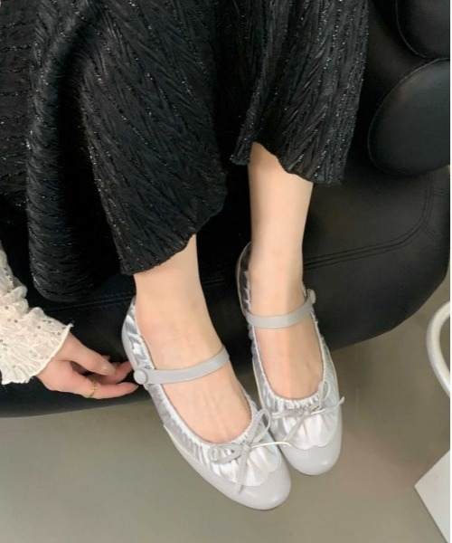 AMELY（エミリー）の「ストラップ付ギャザーバレエシューズ（バレエシューズ・レディース・シルバー/ベージュ/ブラック/カーキ・39/38/37/36/35）」の4枚目の写真