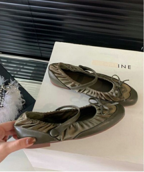 AMELY（エミリー）の「ストラップ付ギャザーバレエシューズ（バレエシューズ・レディース・シルバー/ベージュ/ブラック/カーキ・39/38/37/36/35）」の10枚目の写真