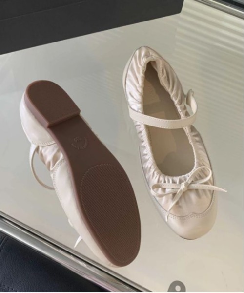 AMELY（エミリー）の「ストラップ付ギャザーバレエシューズ（バレエシューズ・レディース・シルバー/ベージュ/ブラック/カーキ・39/38/37/36/35）」の7枚目の写真