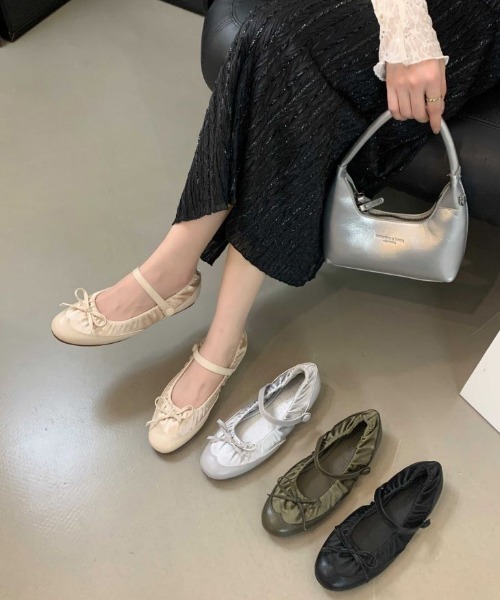 AMELY（エミリー）の「ストラップ付ギャザーバレエシューズ（バレエシューズ・レディース・シルバー/ベージュ/ブラック/カーキ・39/38/37/36/35）」の14枚目の写真