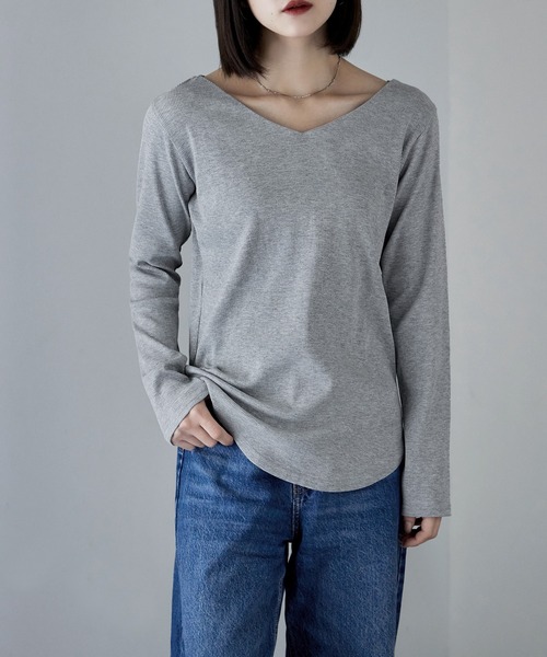 etoll.（エトル）の「VネックコットンロングスリーブリブT（Tシャツ/カットソー・レディース・ブラック/杢グレー/オフホワイト/ベージュ・M/3L/4L/LL/L）」の19枚目の写真