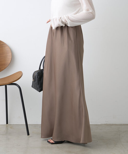 Jena espace merveilleux（ジェナ　エスパスメルヴェイユ）の「サテンロングスカート（スカート・レディース・カーキ/ブラック/ベージュ・FREE）」の16枚目の写真