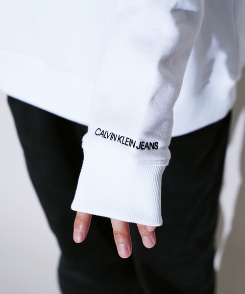 Calvin Klein（カルバン・クライン）の「Calvin Klein Jeans / カルバン クライン ジーンズ Calvin Klein CK ESSENTIAL REG CN クルーネックトレーナー（スウェット・メンズ・ホワイト系その他/ブラック・SMALL/MEDIUM/LARGE/X-LARGE）」の5枚目の写真