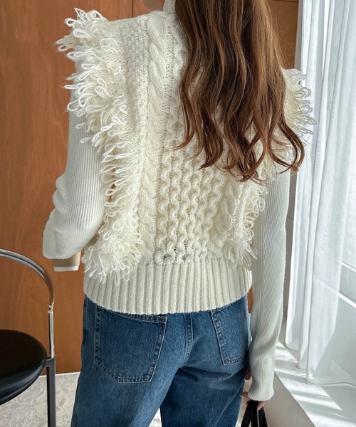 セール】ショート丈Vネックフリンジニットベスト（ベスト）｜andme