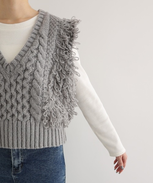 ショート丈Vネックフリンジニットベスト（ベスト）｜andme