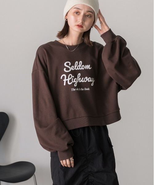 ad thie（アドティエ）の「フロッキープリント ショートプルオーバー（スウェット・レディース・ブラウン/レッド/アイボリー/オートミール/チャコール・FREE）」の7枚目の写真