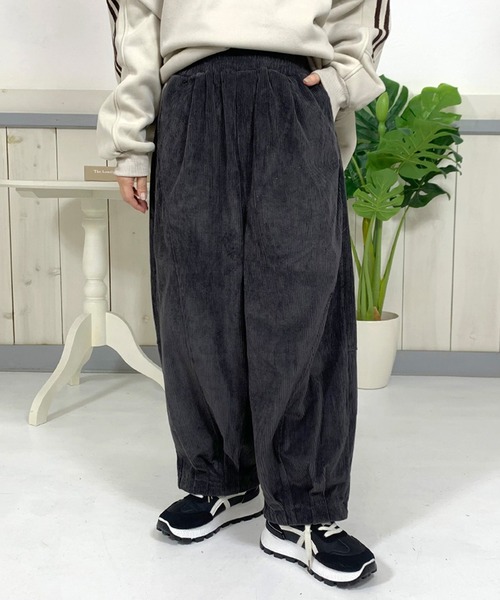 CRB（シーアールビー）の「コーデュロイカーブパンツ（カーゴパンツ・レディース・ライム/アイボリー/カーキ/チャコールグレー/ブラック/ブルー・F）」の4枚目の写真