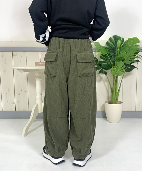 CRB（シーアールビー）の「コーデュロイカーブパンツ（カーゴパンツ・レディース・ライム/アイボリー/カーキ/チャコールグレー/ブラック/ブルー・F）」の9枚目の写真